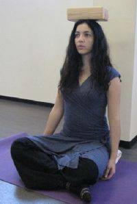 ישיבה מזרחית – Sukhasana 