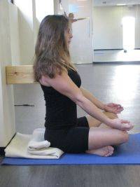 ישיבה מזרחית – Sukhasana 