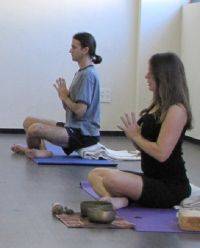 ישיבה מזרחית – Sukhasana 