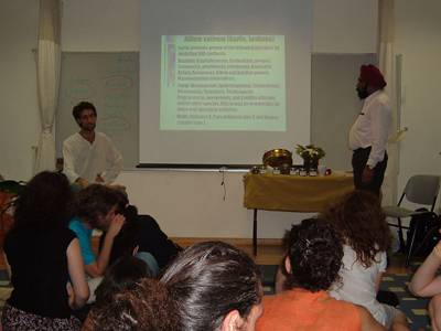 דיווח מכנס צמחי מרפא איורוודיים