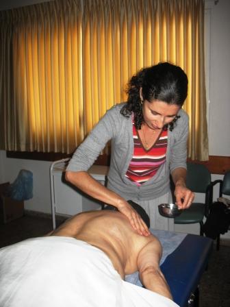 הסטודנטים לאיורוודה התנדבו במרכז יום לקשיש