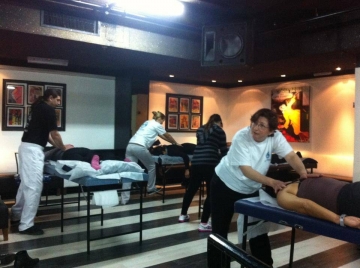 הסטודנטים לאיורוודה התנדבו במרכז יום לקשיש